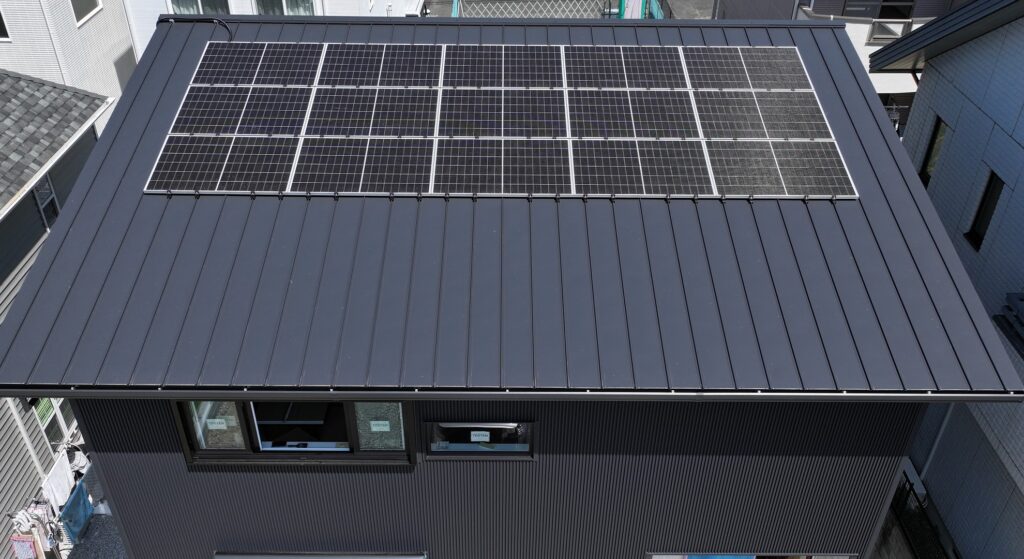 屋根を見下ろしている画像