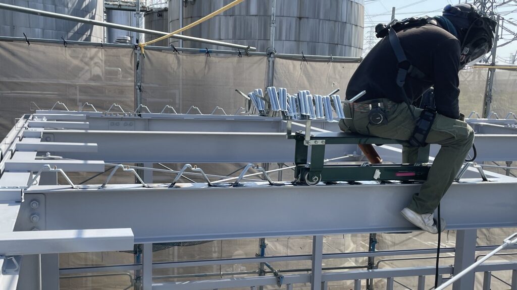 タイトフレームを溶接している様子